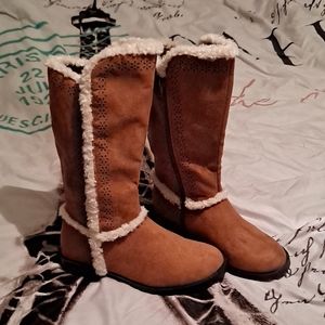 Girls boots